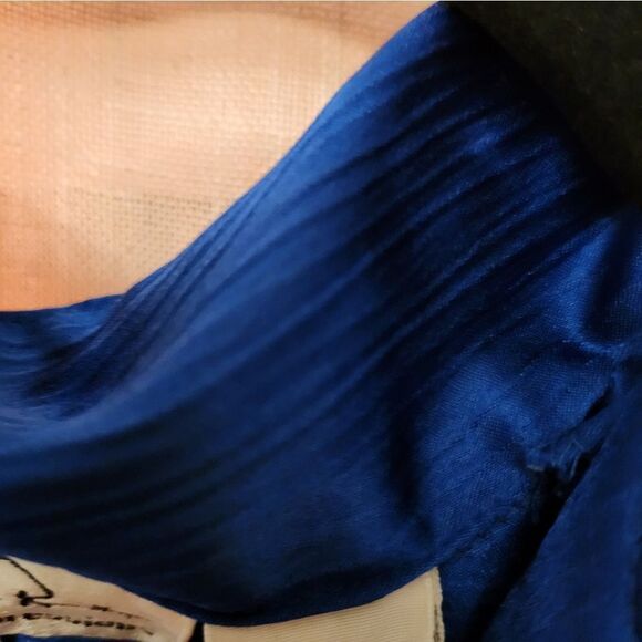 Oscar De La Renta Blouse size 8. - Picture 3 of 6